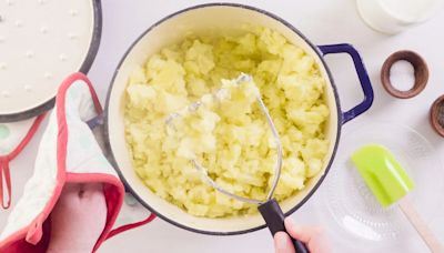 ‘That should be illegal’ food fans yell after woman shows off mash potato ‘hack’