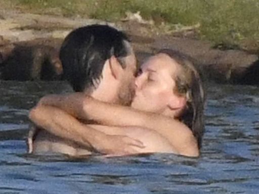 Tobey Maguire and Babette Strijbos Spotted Kissing and Hugging at Beach in Italy