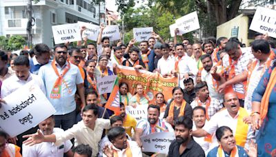Police foil BJP’s attempt to lay siege to MUDA office - Star of Mysore