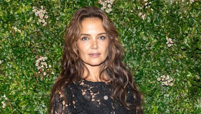 Katie Holmes’ Daughter Suri Cruise Wore the Most Stunning Jewel-Toned Corset Gown for Her High School Prom