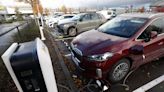 La industria se resiente ante desaceleración de demanda de autos eléctricos