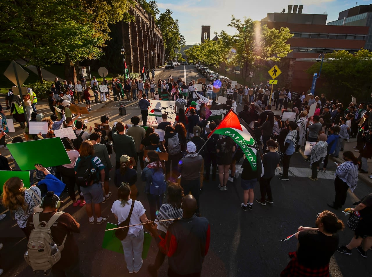 Hundreds rally at Lehigh amid nationwide campus demands to aid Palestinians (PHOTOS)