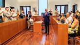 El 'popular' Álex Minchiotti toma posesión como concejal en el Ayuntamiento de Ibiza