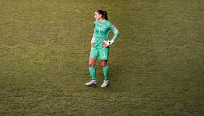 Terça na TV: à bola com Hope Solo e as piadas de Phil Wang