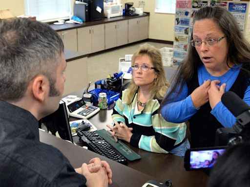 Former Kentucky county clerk Kim Davis, who opposed gay marriage, appeals ruling over attorney fees