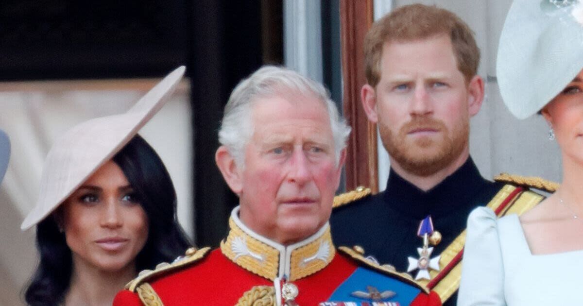 Charles warned against 'disaster' - expert explains Harry royal return problem