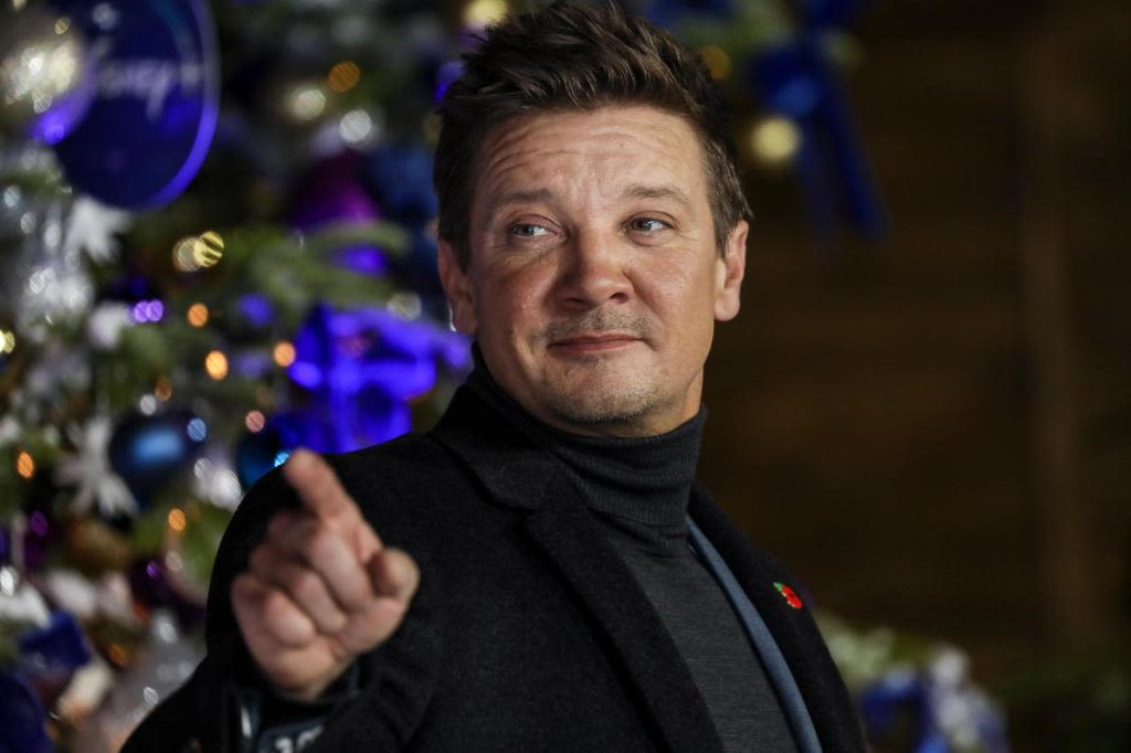 Jeremy Renner thanks firefighters protecting Lake Tahoe home from Davis Fire