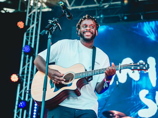 Brit Beat: U.K. Singer-Songwriter Myles Smith Goes From ‘Stargazing’ to Global Star