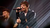 Louis Tomlinson suffers ‘badly’ broken arm in New York