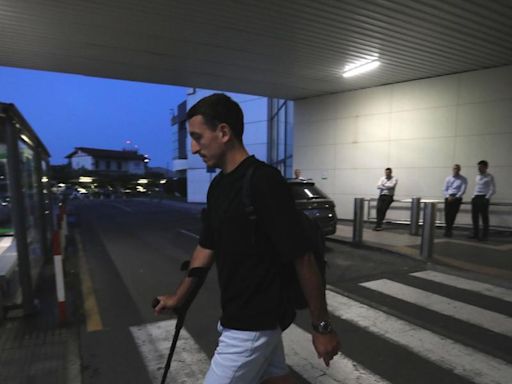 Mikel Oyarzabal llega lesionado a Donostia desde Belgrado