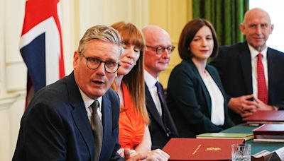 Keir Starmer holds press conference after first Labour cabinet meeting as Hunt drops from Tory contest - live