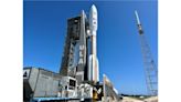 Atlas V rocket rolled to pad for 'Silent Barker' spysat launch (photos)