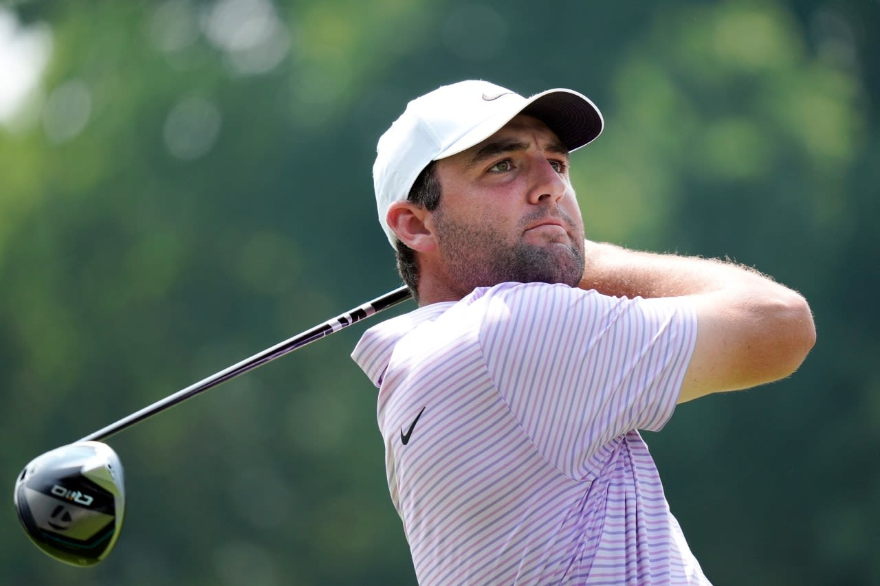 Davis Riley leads Scottie Scheffler by 4 at somber Colonial after the news of player’s death