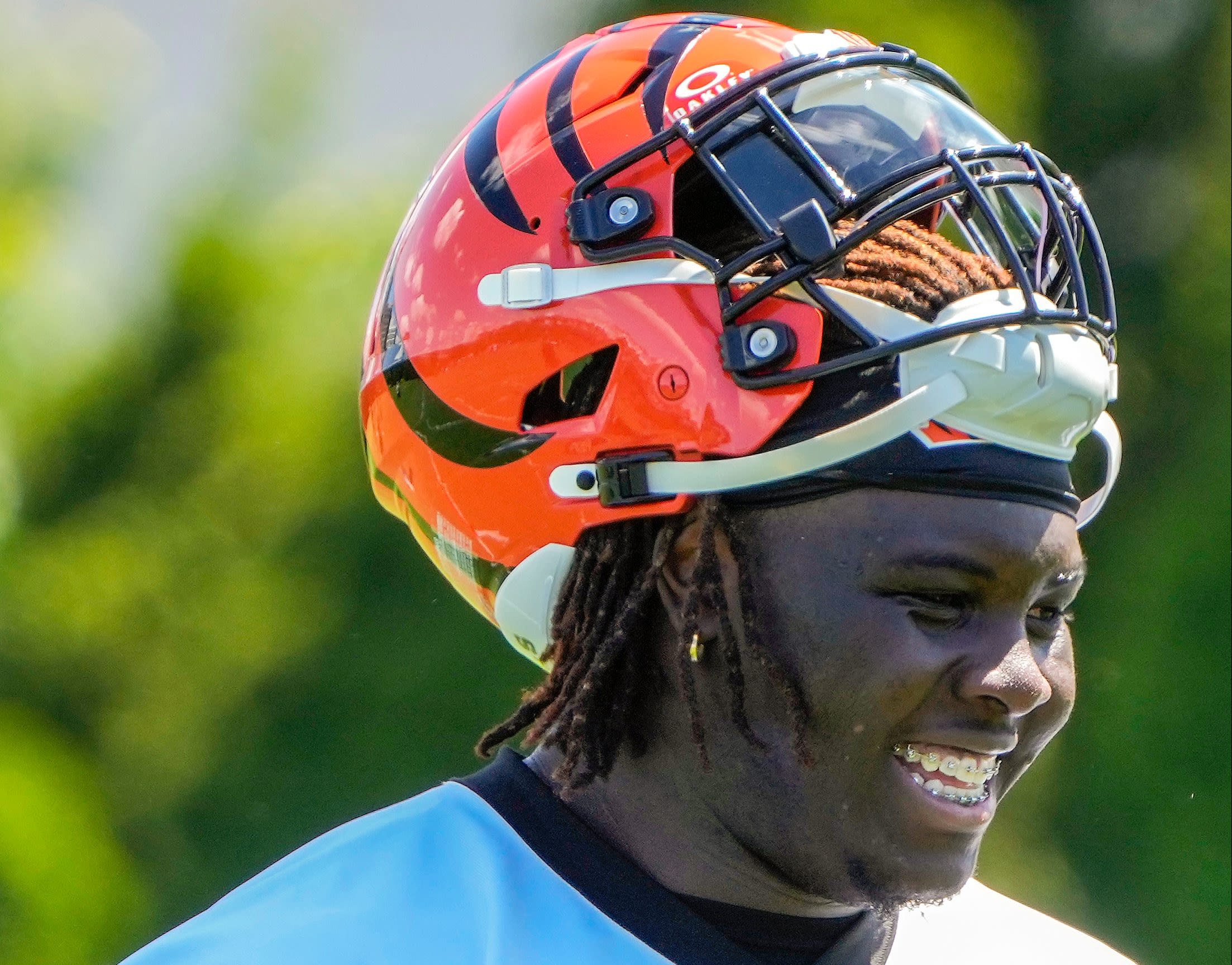 Bengals OT Amarius Mims working with first team to start OTAs