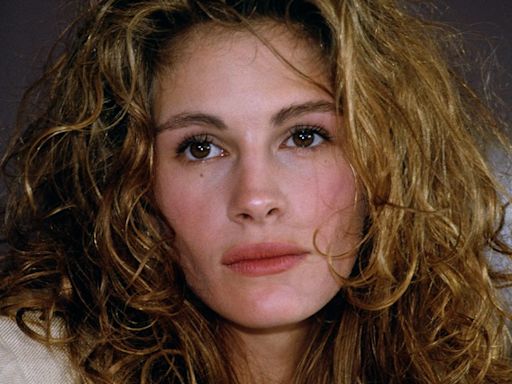 Julia Roberts Has Worn This Fashion Staple Since the ‘90s—Here’s How She Keeps It Fresh