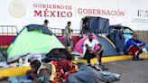 Migrantes en espera de asilo son enviados a la frontera sur, denuncia HRW - Cambio de Michoacán