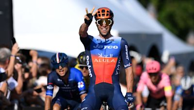 GP Québec: Michael Matthews holds off Girmay, Molard to win uphill bunch sprint