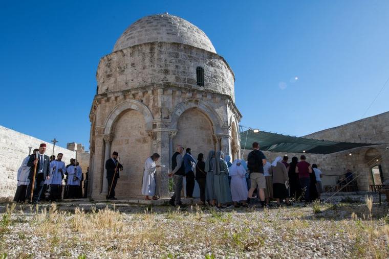 PHOTOS: Catholics Gather at Site of Jesus’ Ascension in Jerusalem