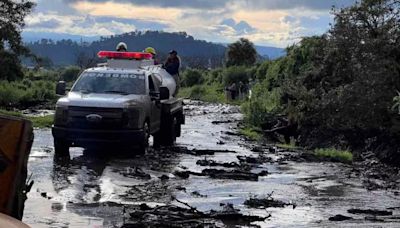 Lodo volcánico y agua inundan 3 viviendas en Amecameca