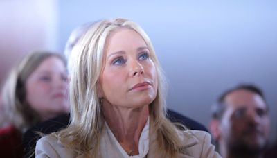 Cheryl Hines’ Brief Message of Support for RFK Jr. After His Mother’s Death