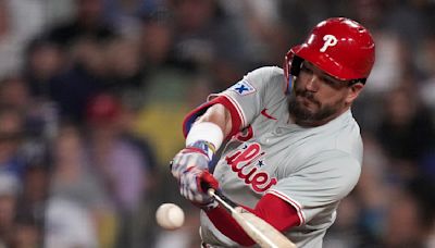 Kyle Schwarber hits 3 homers, drives in 7 runs as Phillies rally past Dodgers, 9-4