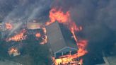 Incendio quema casas cerca de lago en Texas