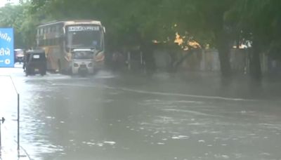 Gujarat: Heavy Rains In State Cause Waterlogging & Traffic Chaos In Porbandar, Junagadh, & Devbhumi Dwarka; Visuals Surface