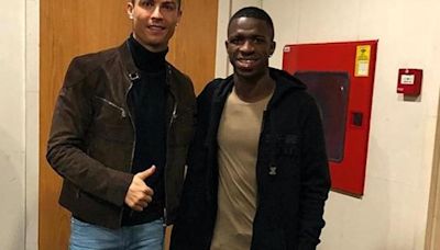 Cristiano 'pasa' de Vinicius