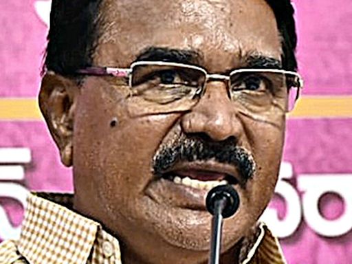 Former Agriculture minister Niranjan Reddy urges Telangana govt. to waive crop loans unconditionally