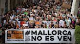 Miles marchan en España contra turismo desbordante en Mallorca