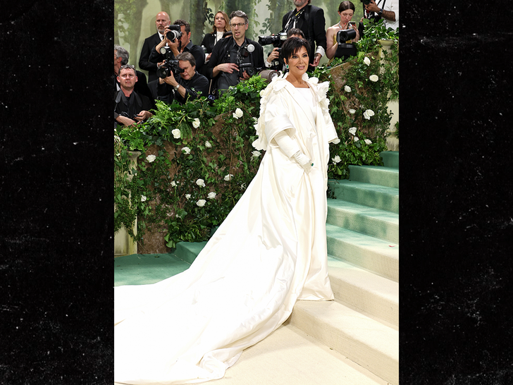 Kim Kardashian Stuns Everyone With Her Itty-Bitty Waist At Met Gala