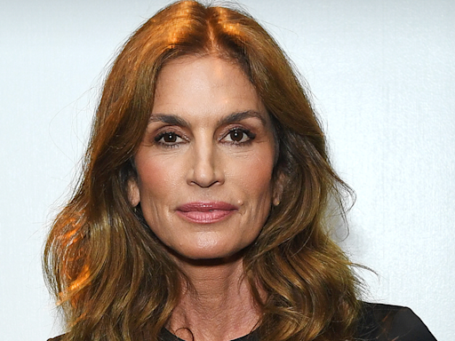 Cindy Crawford Says She Had Survivor’s Guilt After Brother’s Death