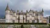 What do Balmoral Castle visitors get on the £150 tour?