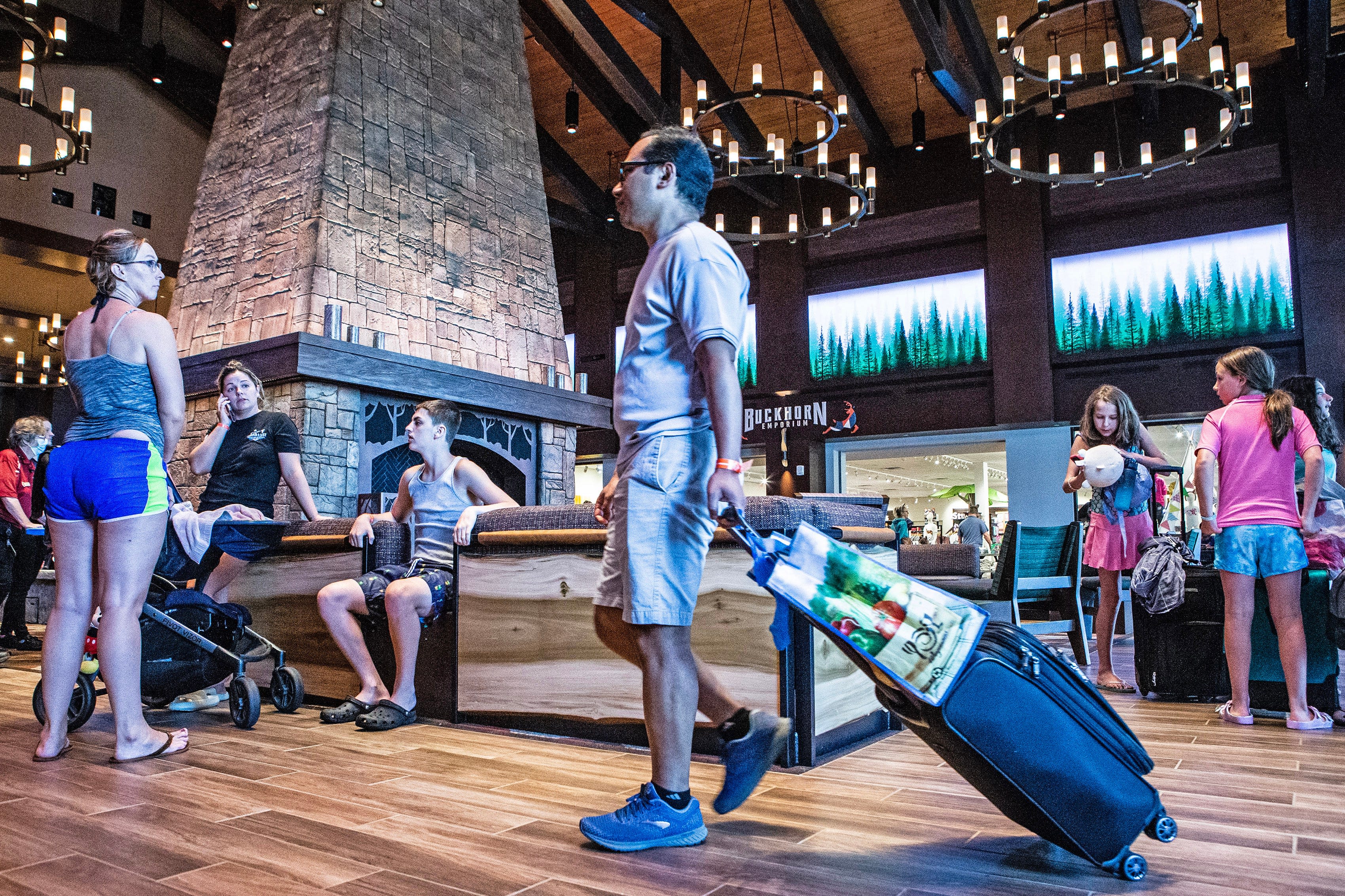 Florida's new Great Wolf Lodge vs. Disney Wilderness Resort: Let's compare