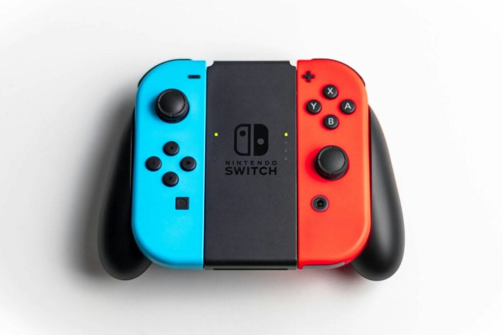 Nintendo Switch Sees Biggest Drop As All Consoles Face Double-Digit Declines - Microsoft (NASDAQ:MSFT), Nintendo Co (OTC:NTDOY)