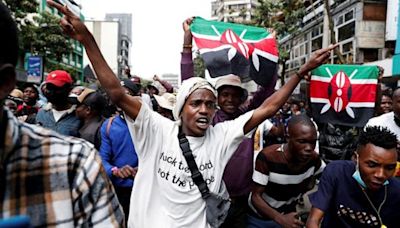 Pro- and anti-government protesters clash in Kenya as police hurl tear-gas cannisters | World News - The Indian Express