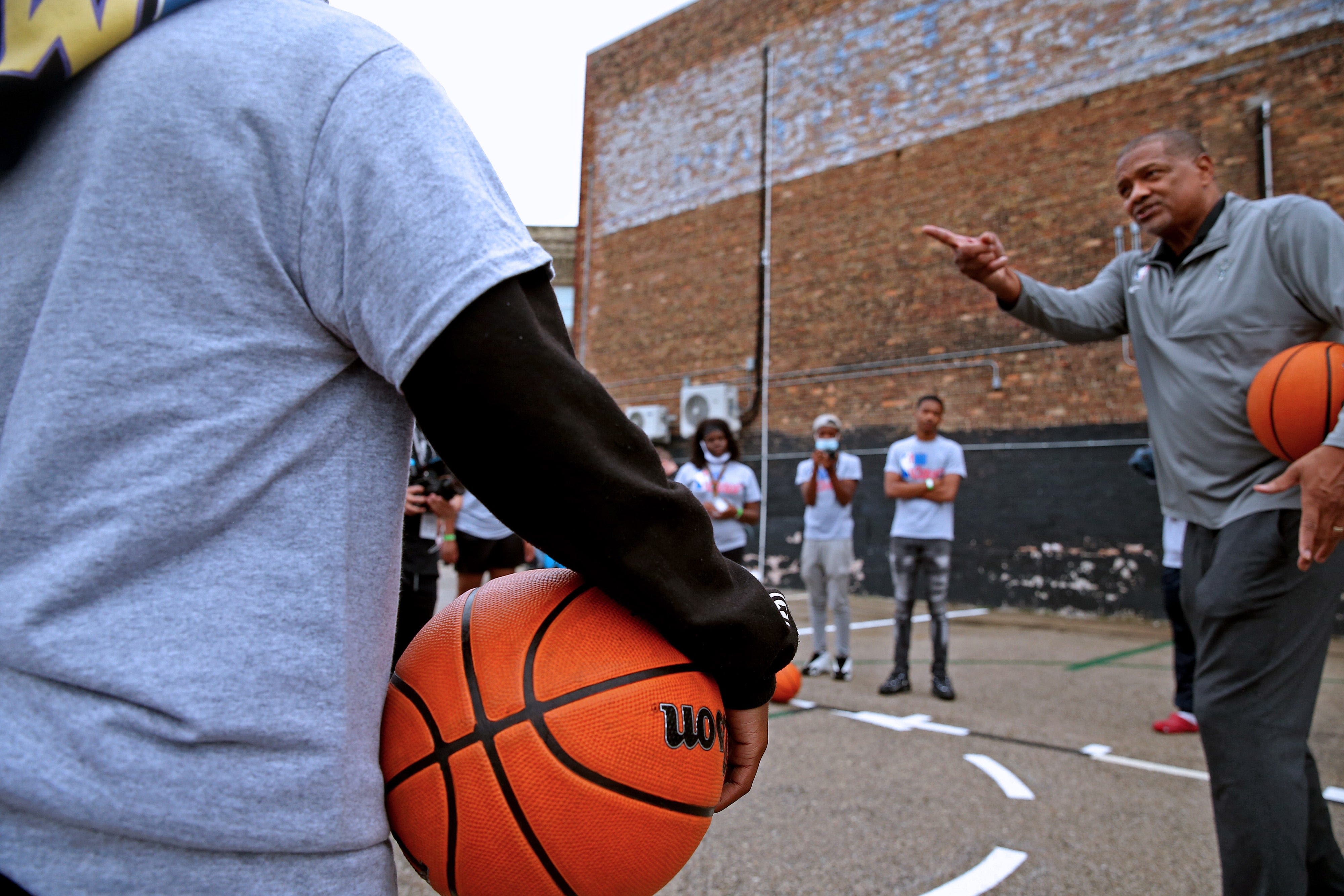 Bucks legend Marques Johnson partners with Serenity Inns in Milwaukee to help combat substance abuse