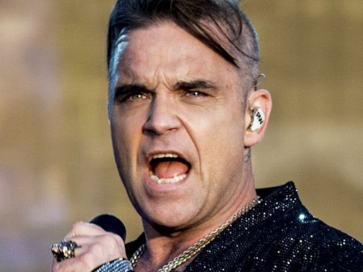 Robbie Williams left distraught as he goes unrecognised in London