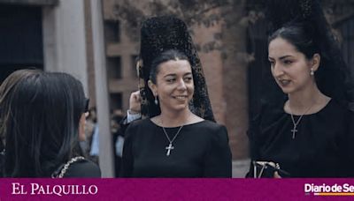 Jueves Santo en Sevilla, en directo | Mañana para vestir de mantilla y recorrer iglesias en Sevilla