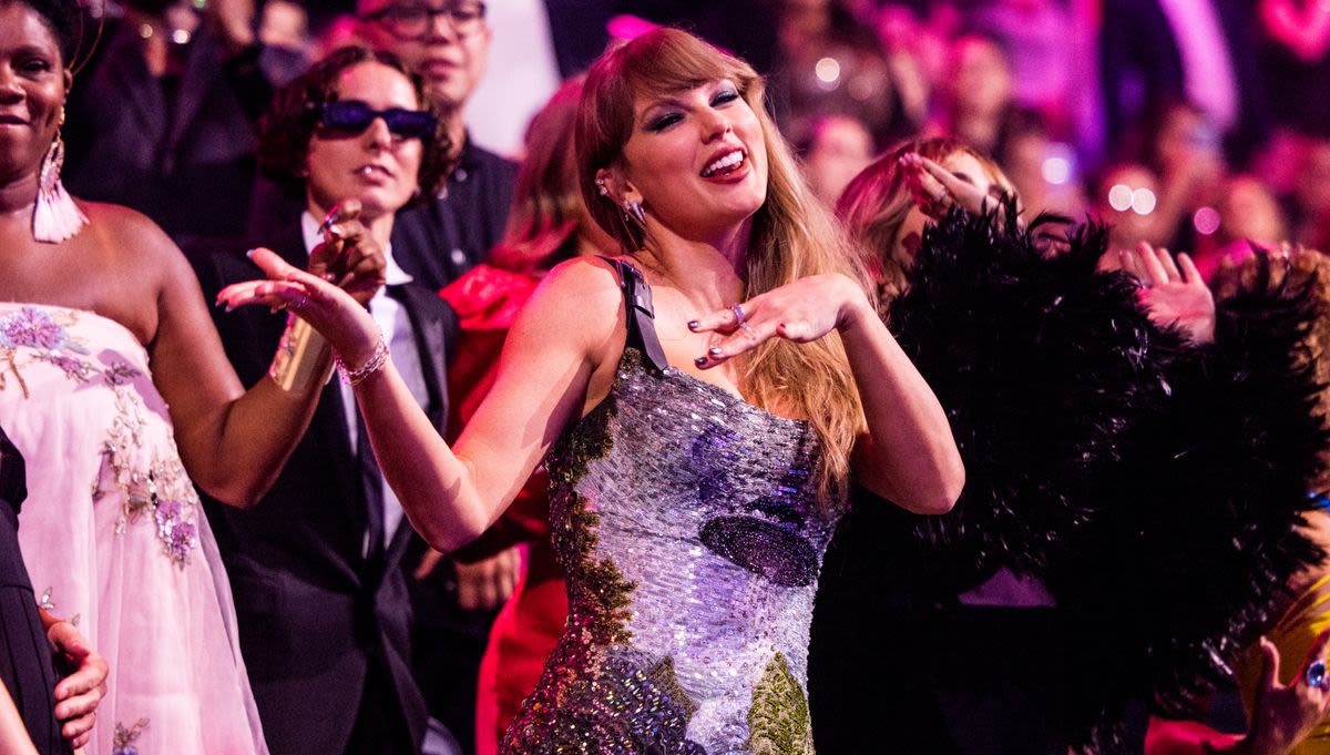 Taylor Swift's Sparkly UFO Mini Dress Is Out of This World