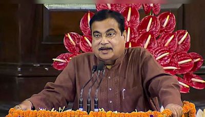 Nitin Gadkari stresses MSMEs' role in innovation and economic growth at SME Champion Awards - CNBC TV18