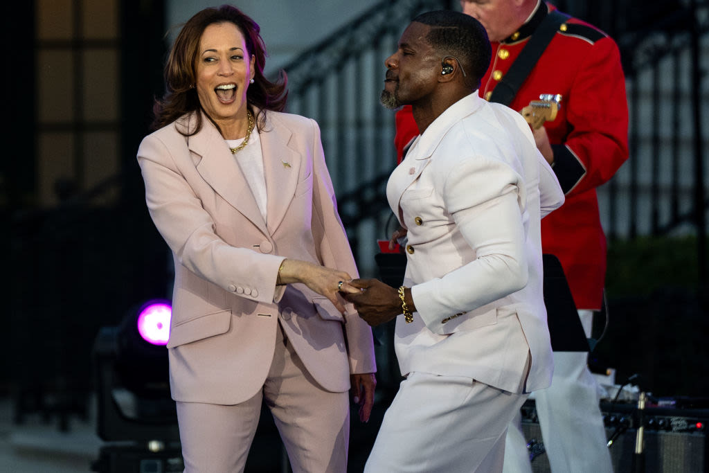 Kirk Franklin Brings Kamala Harris On Stage To Dance At White House’s Juneteenth Concert