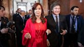 Cristina Kirchner cruzó a Javier Milei por los dólares financieros y lo chicaneó en redes: “Dígales la verdad de la milanesa” | Política