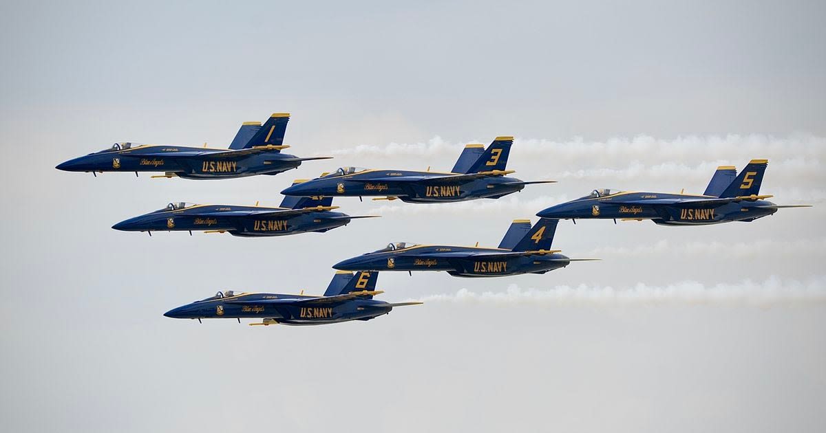 Dayton-bound: Navy Blue Angels arrive