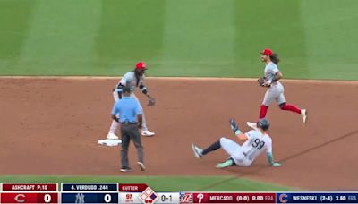 Aaron Judge, Elly De La Cruz Shared Cool Moment on Basepaths During Reds-Yankees