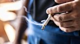 Peruanos que fuman consumen hasta cinco cigarros al día: una droga más adictiva que la cocaína