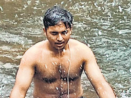Engineering student from MP drowns while clicking photos at waterfall in Badlapur