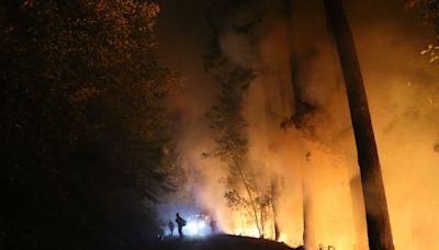 Humboldt County wildfire tears through 10,000 acres with no containment