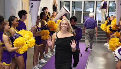 Livvy Dunne looks just like fan-favorite emoji at LSU game