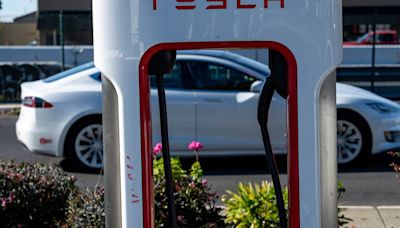 Se cancela el ‘megarrecorte’: Musk mete reversa y recontrata a trabajadores de Tesla Supercharging